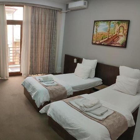 Art Rakat Hotell Tasjkent Exteriör bild